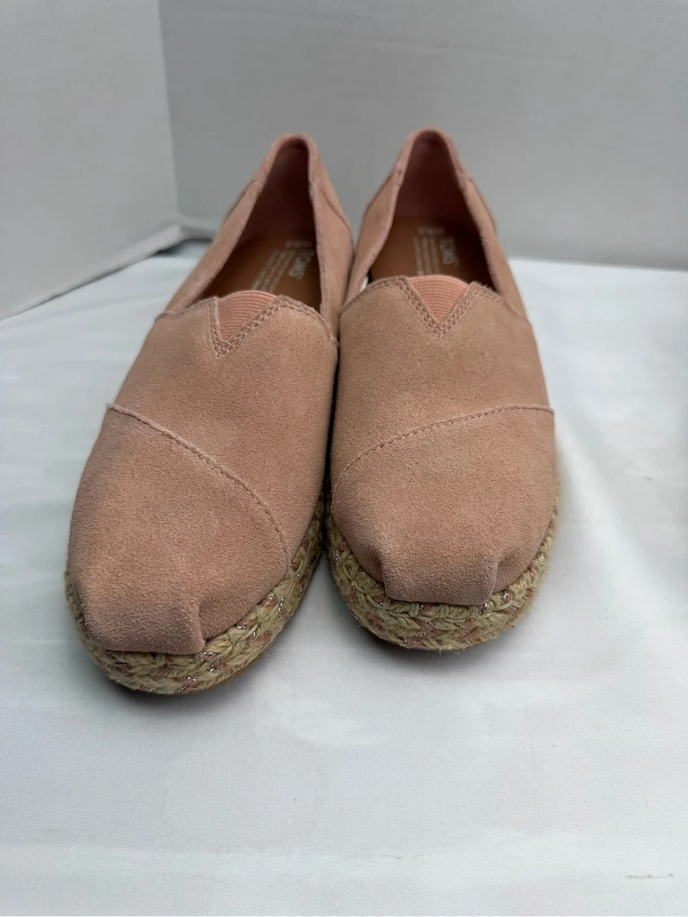 Toms pair women